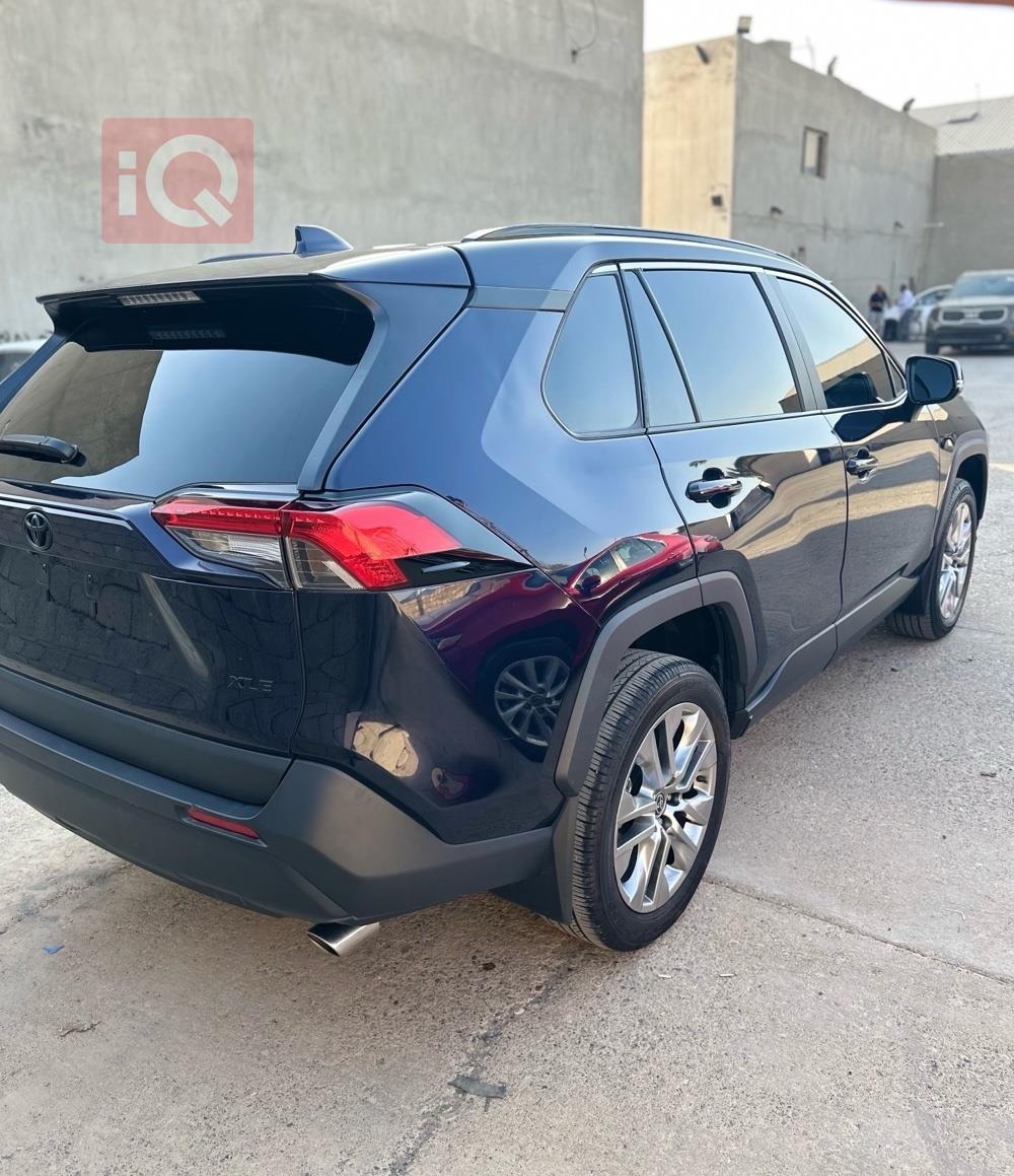 تۆیۆتا ڕاڤ 4